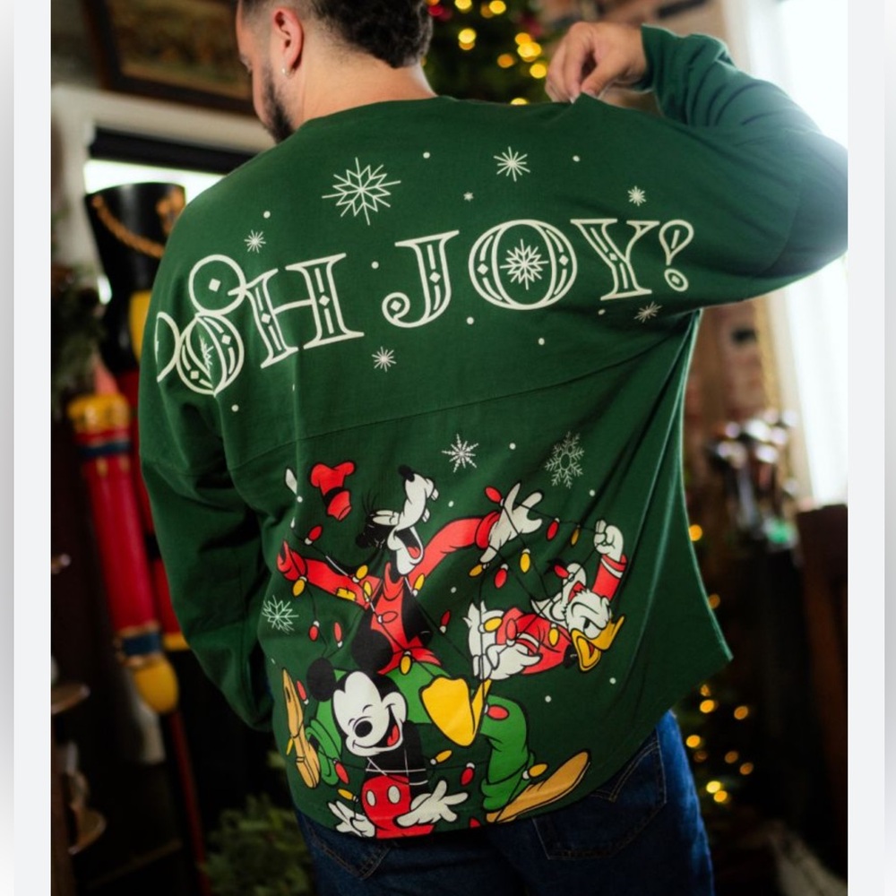 Disney Christmas Spirit Green Jersey Size M